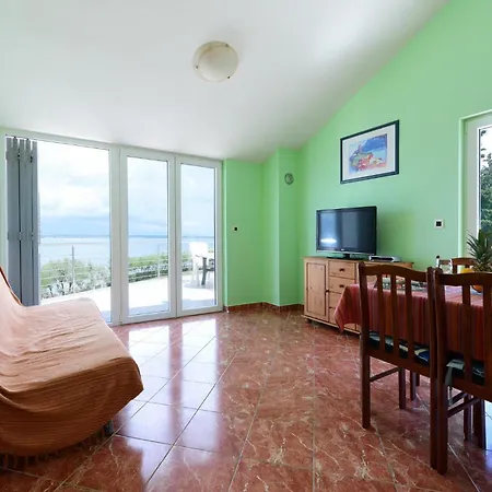 2 Bedroom In *