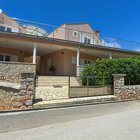 2 Bedroom In *