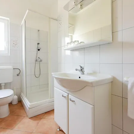 2 Bedroom In * Ugljan