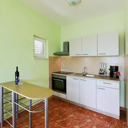 2 Bedroom In Ugljan