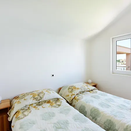 2 Bedroom In Ugljan